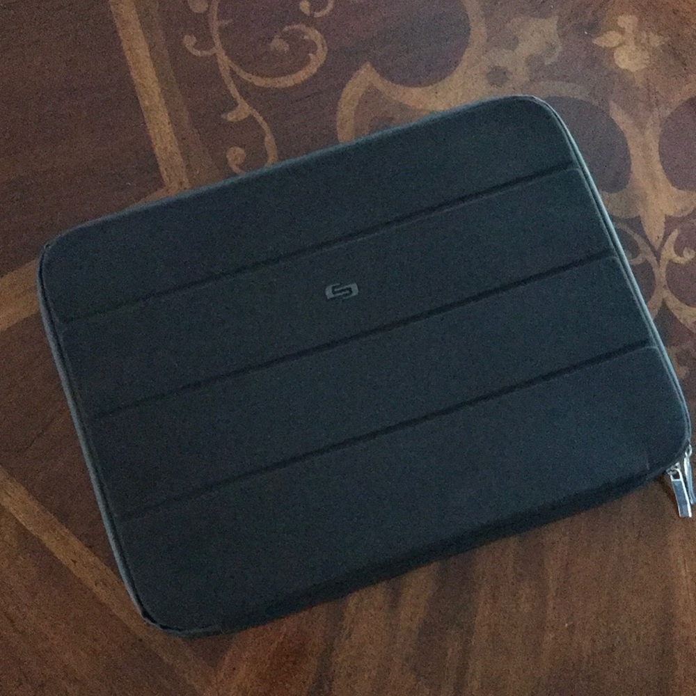 Solo Laptop IPAD PRO Bond Sleeve Black 17.3